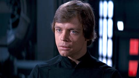 does Luke change his outfit halfway through return of the jedi